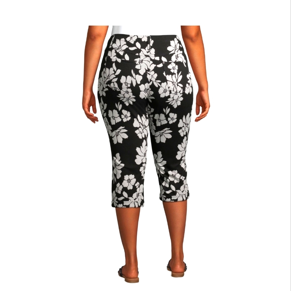 Terra & Sky NWT Women's Plus Size Pull On Elastic Waist Capri Jeggings 838 - Picture 2 of 6